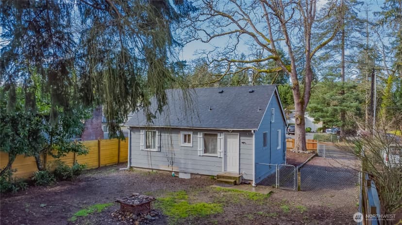 Property photo for 14413 Portland Avenue SW, Lakewood photo 4