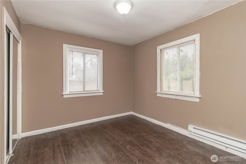 Property photo for 14413 Portland Avenue SW, Lakewood photo 11