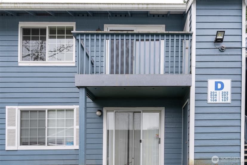 Property photo for 16817 Larch Way #D201, Lynnwood