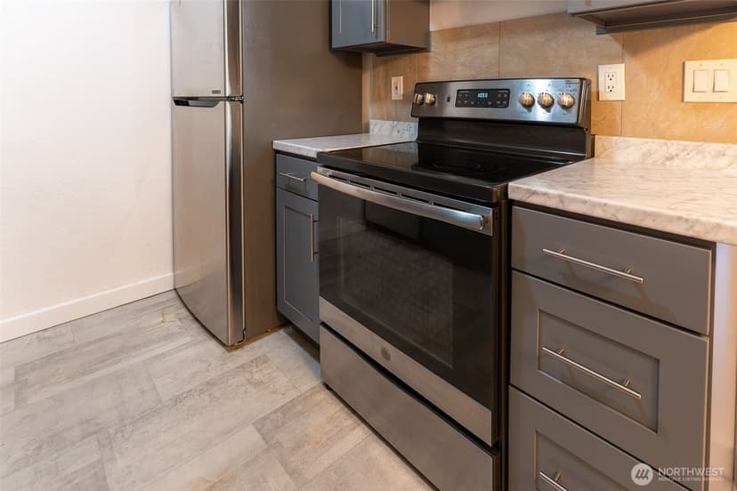 Property photo for 16817 Larch Way #D201, Lynnwood photo 5