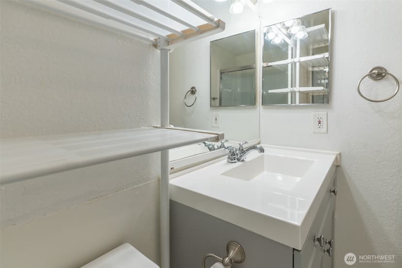 Property photo for 16817 Larch Way #D201, Lynnwood photo 16
