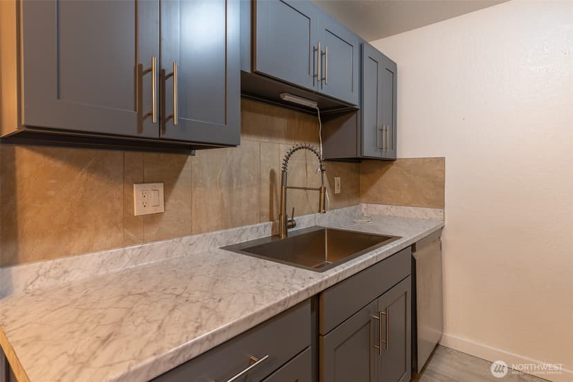 Property photo for 16817 Larch Way #D201, Lynnwood photo 2