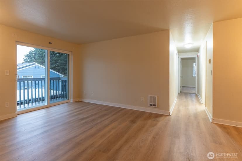 Property photo for 16817 Larch Way #D201, Lynnwood photo 9
