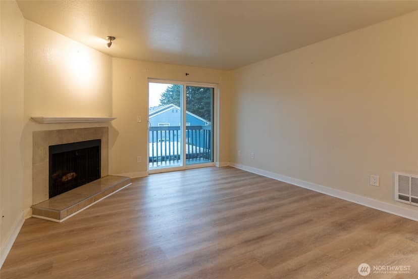 Property photo for 16817 Larch Way #D201, Lynnwood photo 12