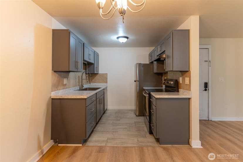 Property photo for 16817 Larch Way #D201, Lynnwood photo 7