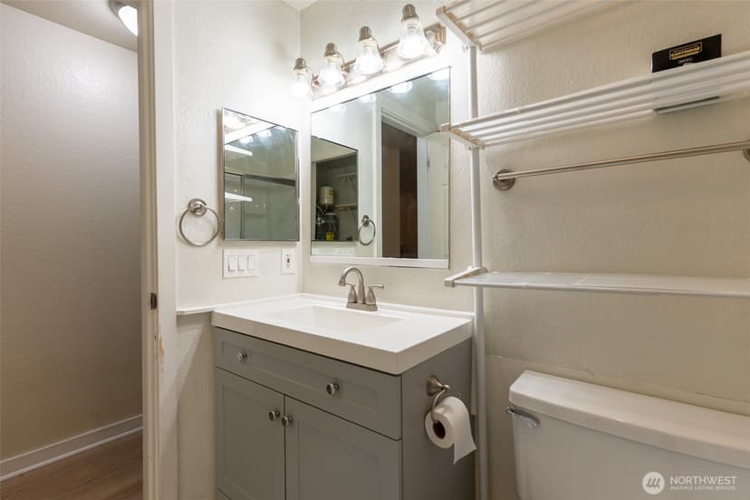 Property photo for 16817 Larch Way #D201, Lynnwood photo 25