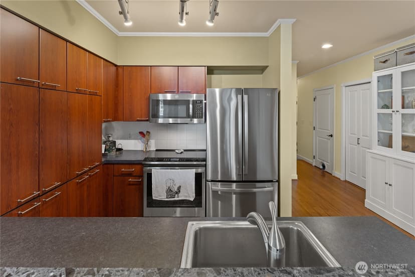 Property photo for 5001 California Avenue SW #202, Seattle photo 19