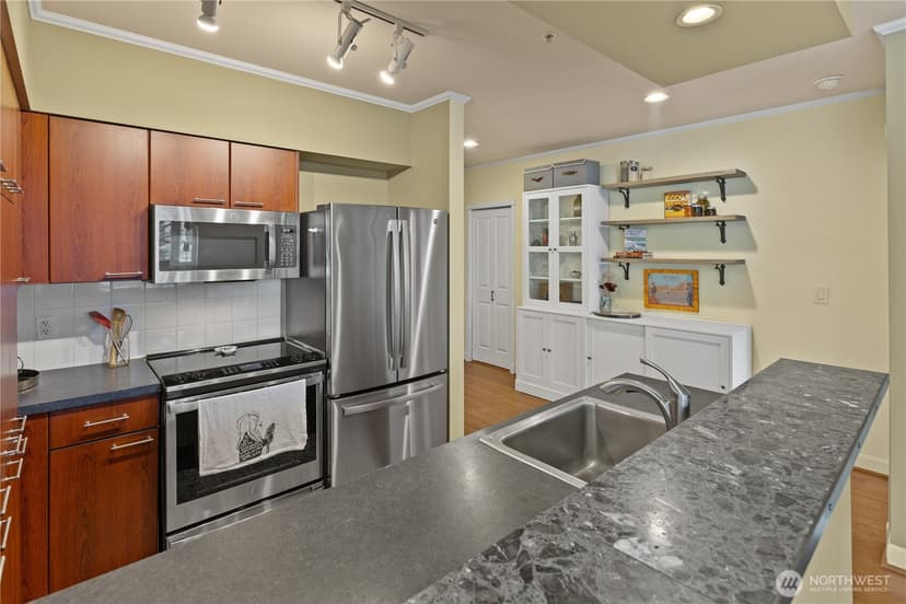 Property photo for 5001 California Avenue SW #202, Seattle photo 18