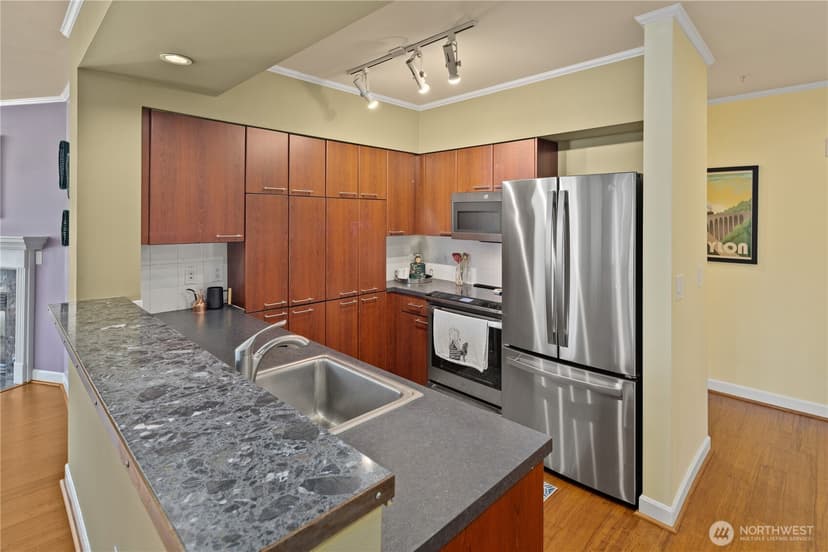 Property photo for 5001 California Avenue SW #202, Seattle photo 15