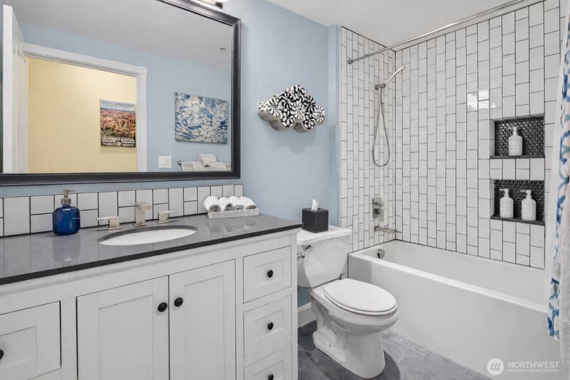 Property photo for 5001 California Avenue SW #202, Seattle photo 27