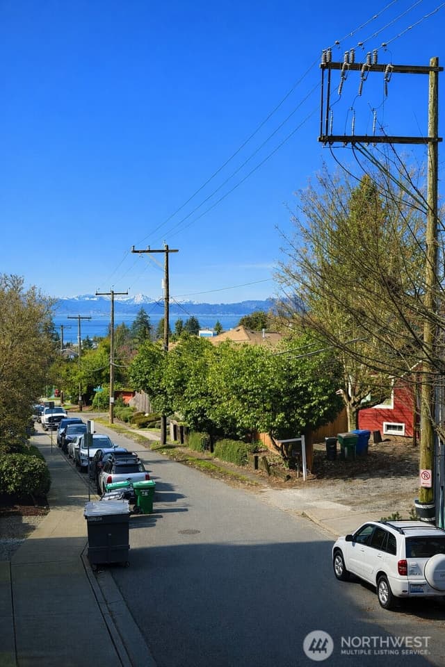 Property photo for 5001 California Avenue SW #202, Seattle photo 3