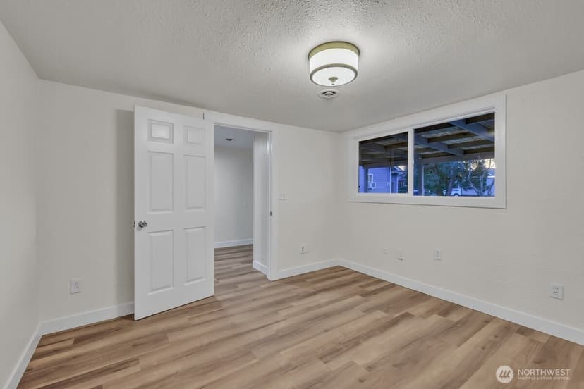 Property photo for 216 K Street SE, Auburn photo 13