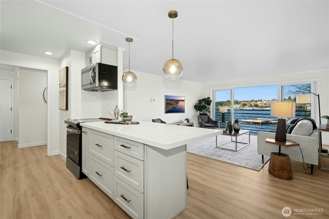 Property photo for 733 Lake Street S #202, Kirkland photo 5