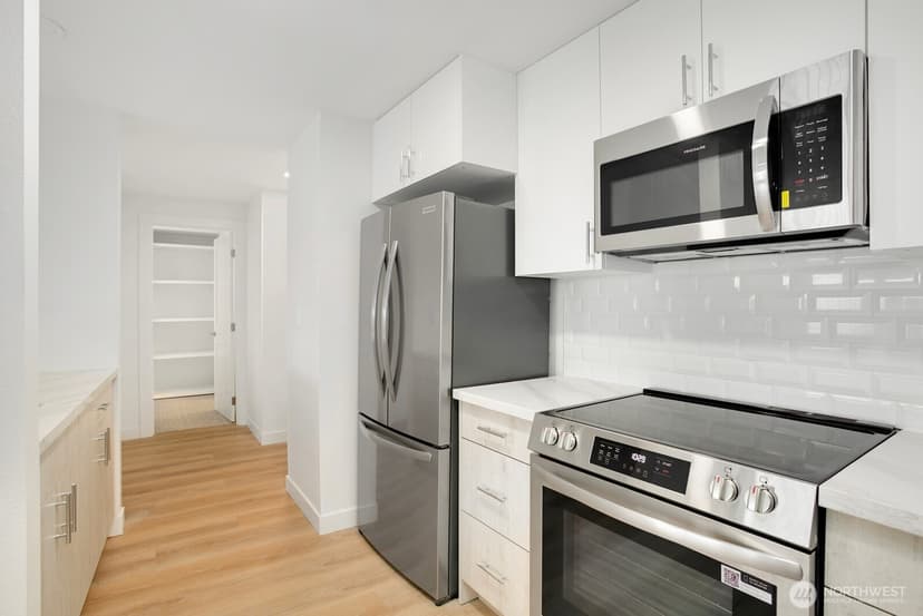 Property photo for 1028 Lakeview Boulevard E #4, Seattle photo 11