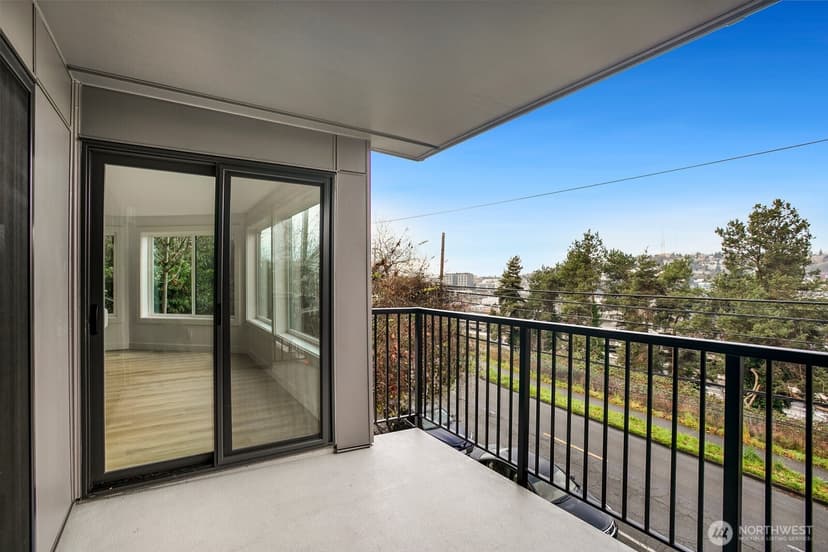Property photo for 1028 Lakeview Boulevard E #4, Seattle photo 19