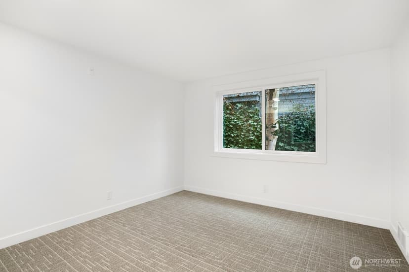 Property photo for 1028 Lakeview Boulevard E #4, Seattle photo 12