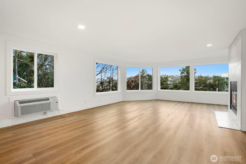 Property photo for 1028 Lakeview Boulevard E #4, Seattle photo 4