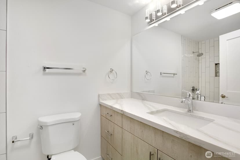 Property photo for 1028 Lakeview Boulevard E #4, Seattle photo 18