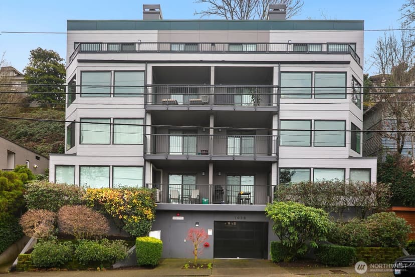 Property photo for 1028 Lakeview Boulevard E #4, Seattle