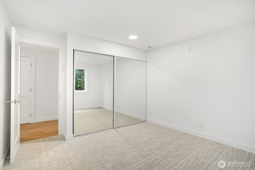 Property photo for 1028 Lakeview Boulevard E #4, Seattle photo 13