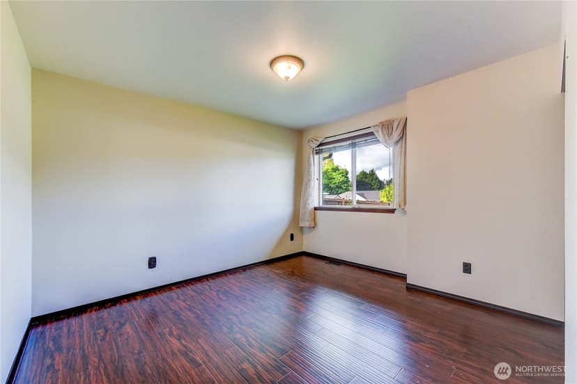 Property photo for 3315 18th Street Pl SW, Puyallup photo 13