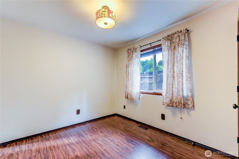 Property photo for 3315 18th Street Pl SW, Puyallup photo 15