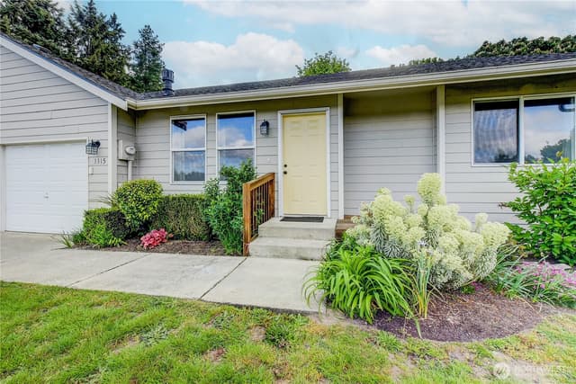 Property photo for 3315 18th Street Pl SW, Puyallup photo 2
