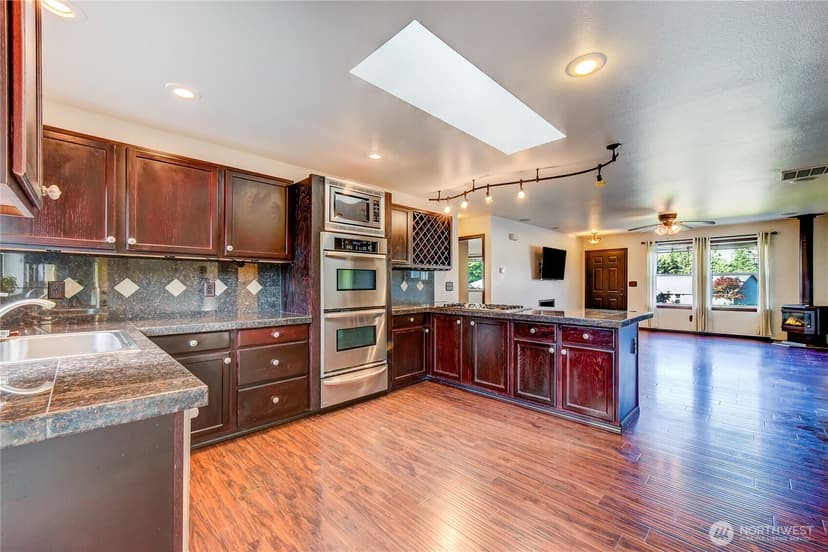 Property photo for 3315 18th Street Pl SW, Puyallup photo 8