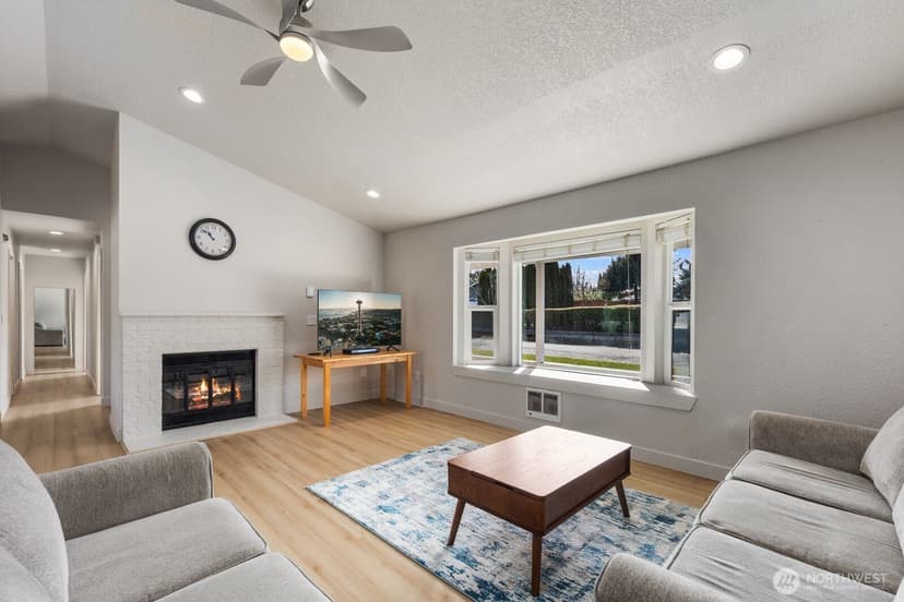 Property photo for 2971 39th Avenue NE, Tacoma photo 5