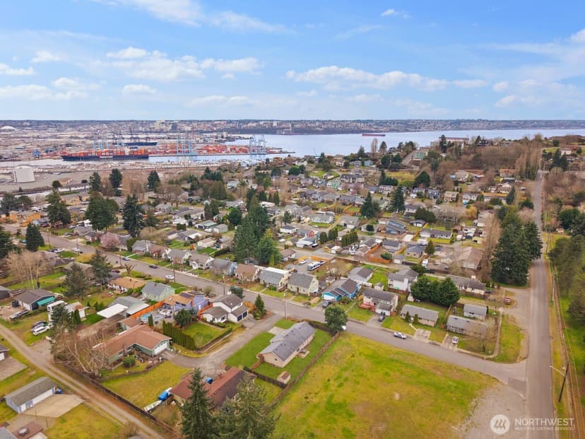 Property photo for 2971 39th Avenue NE, Tacoma photo 35