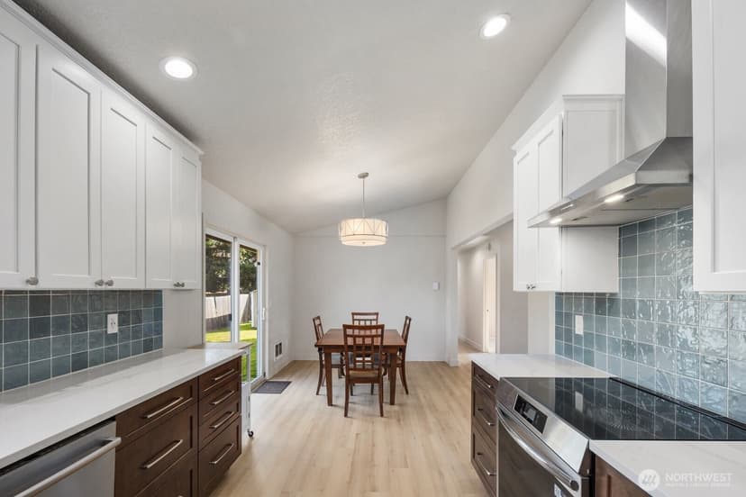 Property photo for 2971 39th Avenue NE, Tacoma photo 10