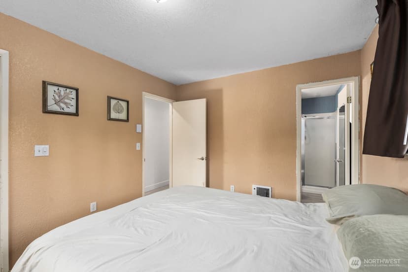 Property photo for 2971 39th Avenue NE, Tacoma photo 23