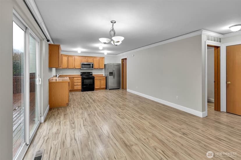 Property photo for 831 SW 364th Place, Federal Way photo 9