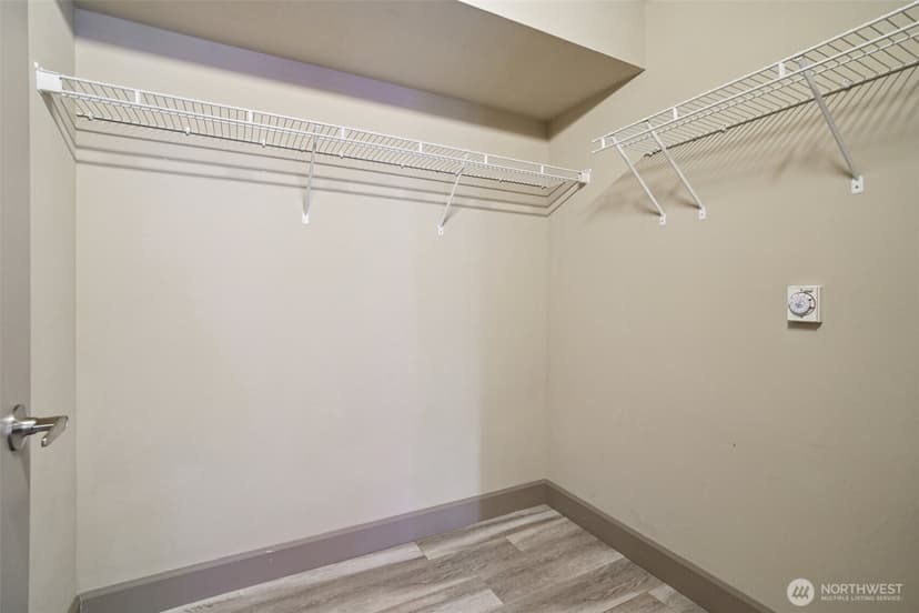 Property photo for 1886 25th Avenue NE #101, Issaquah photo 14