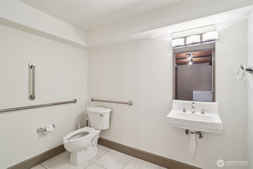 Property photo for 1886 25th Avenue NE #101, Issaquah photo 13