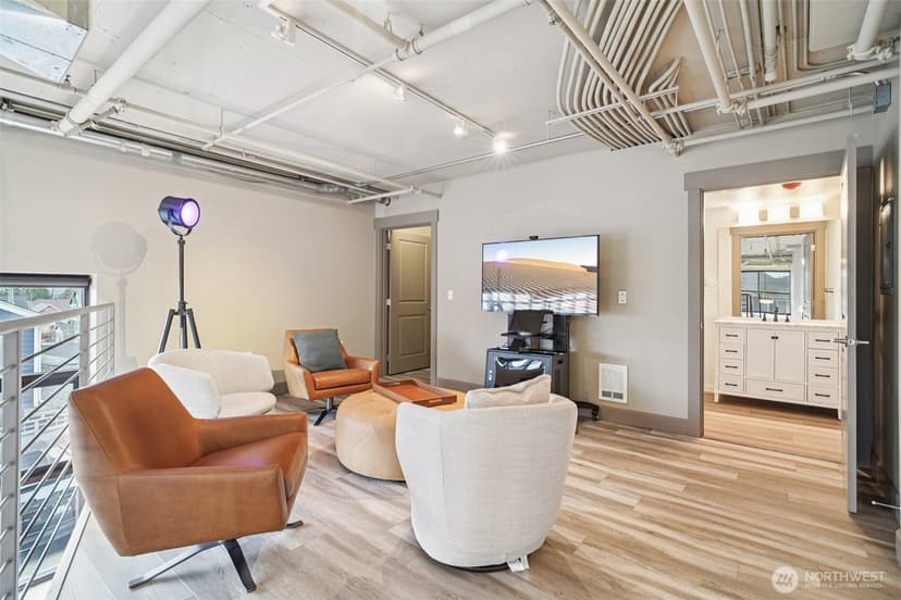 Property photo for 1886 25th Avenue NE #101, Issaquah photo 11