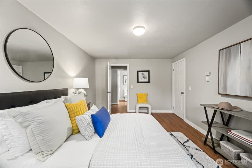 Property photo for 12527 NE 117th Place #F5, Kirkland photo 13