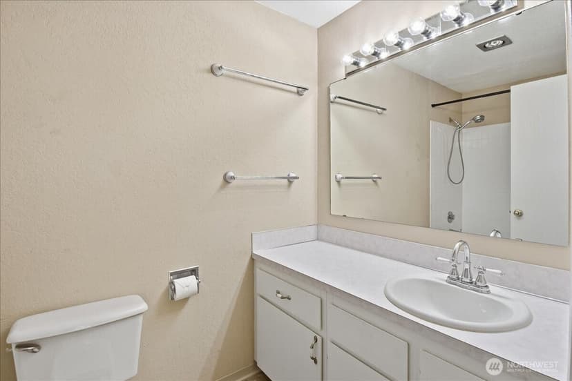 Property photo for 18102 15th Avenue NE #B210, Shoreline photo 8