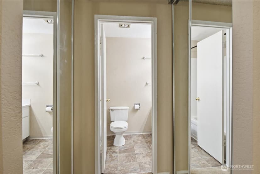 Property photo for 18102 15th Avenue NE #B210, Shoreline photo 6