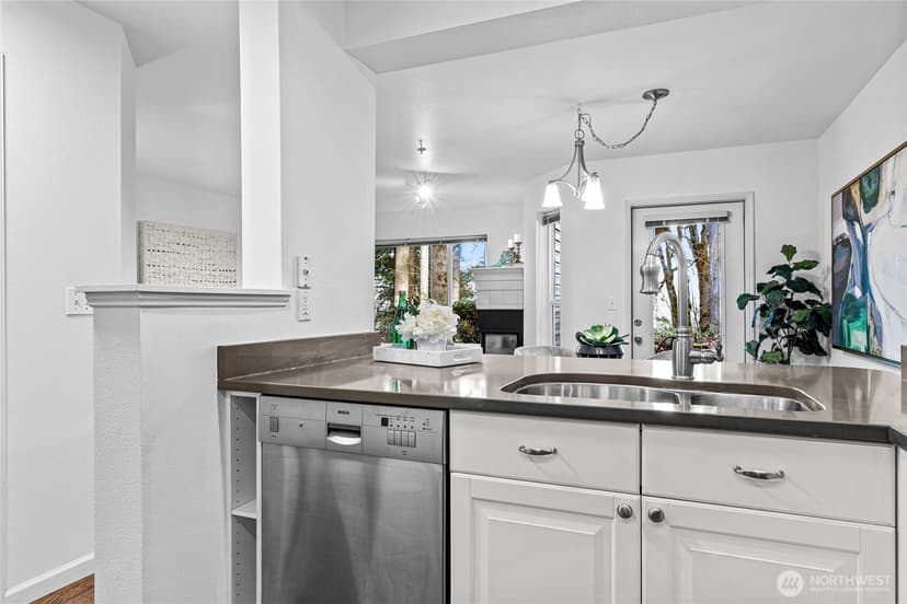 Property photo for 5000 Village Park Drive #B112, Issaquah photo 8