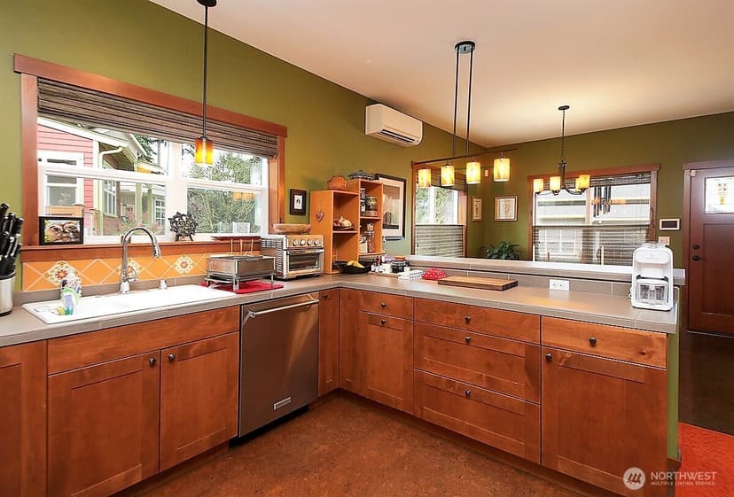 Property photo for 240 Clover Court, Langley photo 14