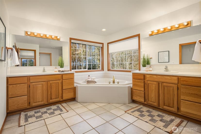 Property photo for 11007 W Lake Joy Drive NE, Carnation photo 16
