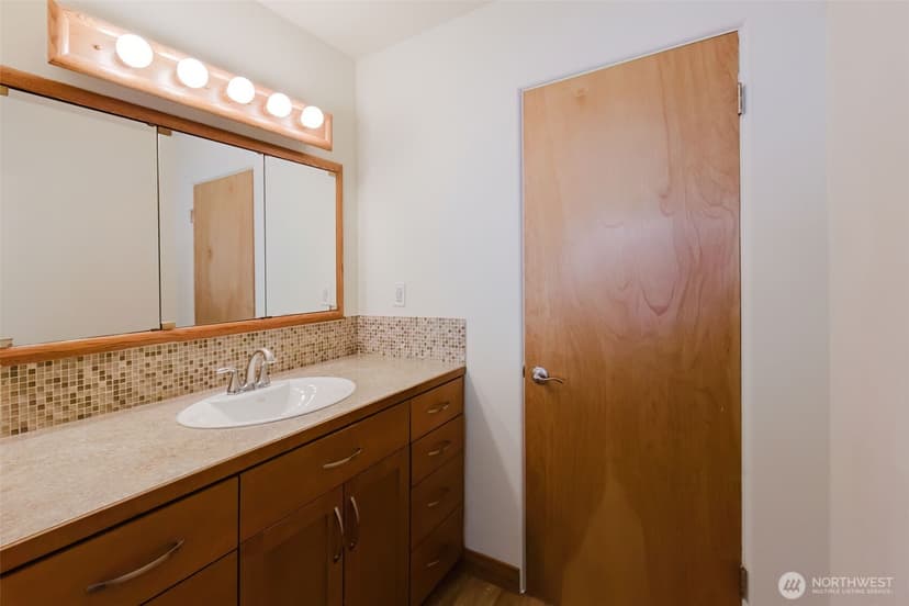 Property photo for 2110 E 17th Street, Bremerton photo 19