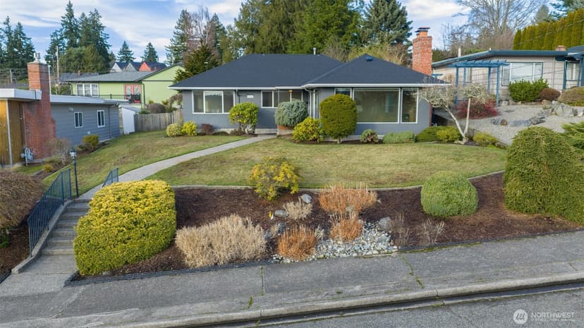 Property photo for 2110 E 17th Street, Bremerton photo 2