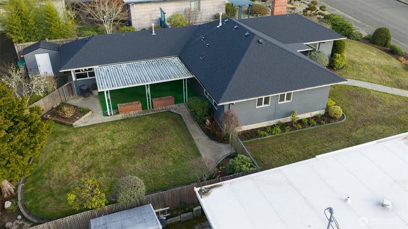 Property photo for 2110 E 17th Street, Bremerton photo 3