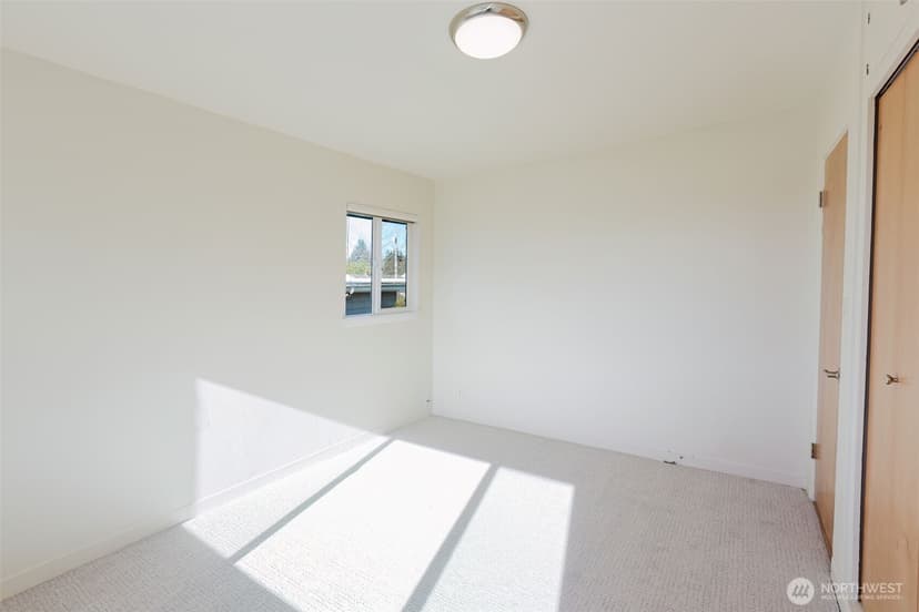 Property photo for 2110 E 17th Street, Bremerton photo 15