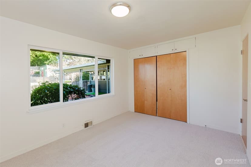 Property photo for 2110 E 17th Street, Bremerton photo 13