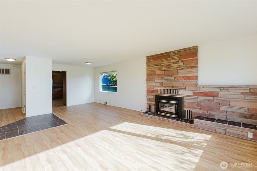 Property photo for 2110 E 17th Street, Bremerton photo 9