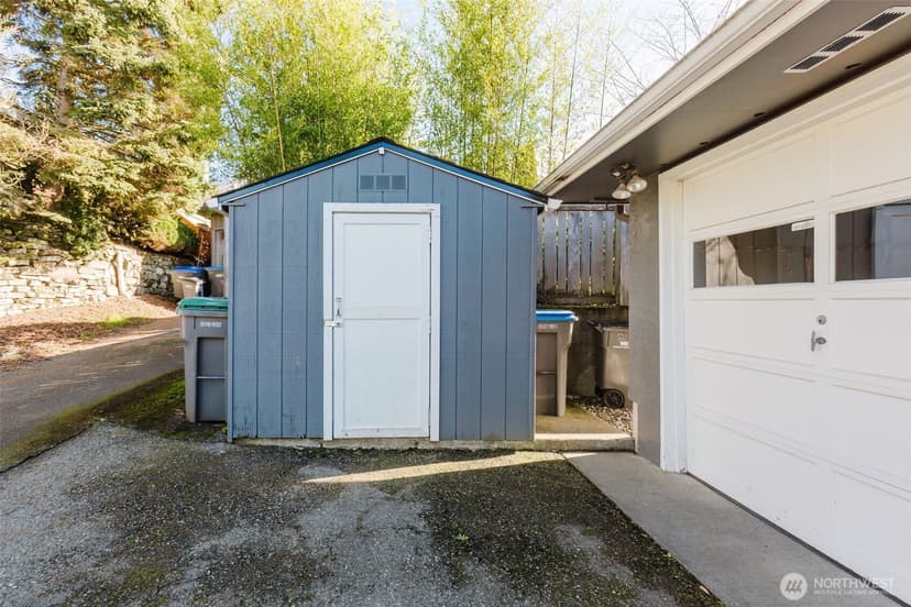 Property photo for 2110 E 17th Street, Bremerton photo 35