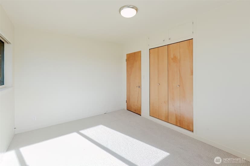 Property photo for 2110 E 17th Street, Bremerton photo 16